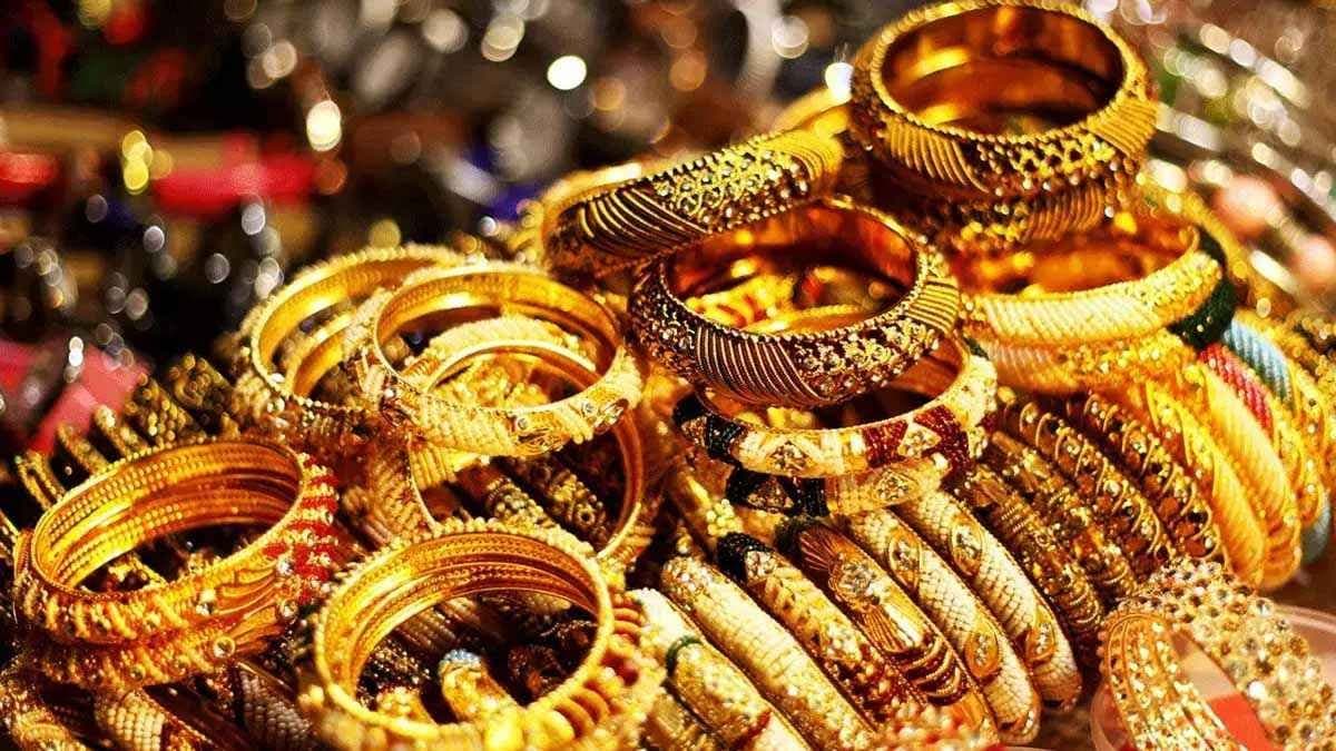 Gold Price Falls In India Check 22 Carat Gold Rate In Your City On October 28 gnr 
