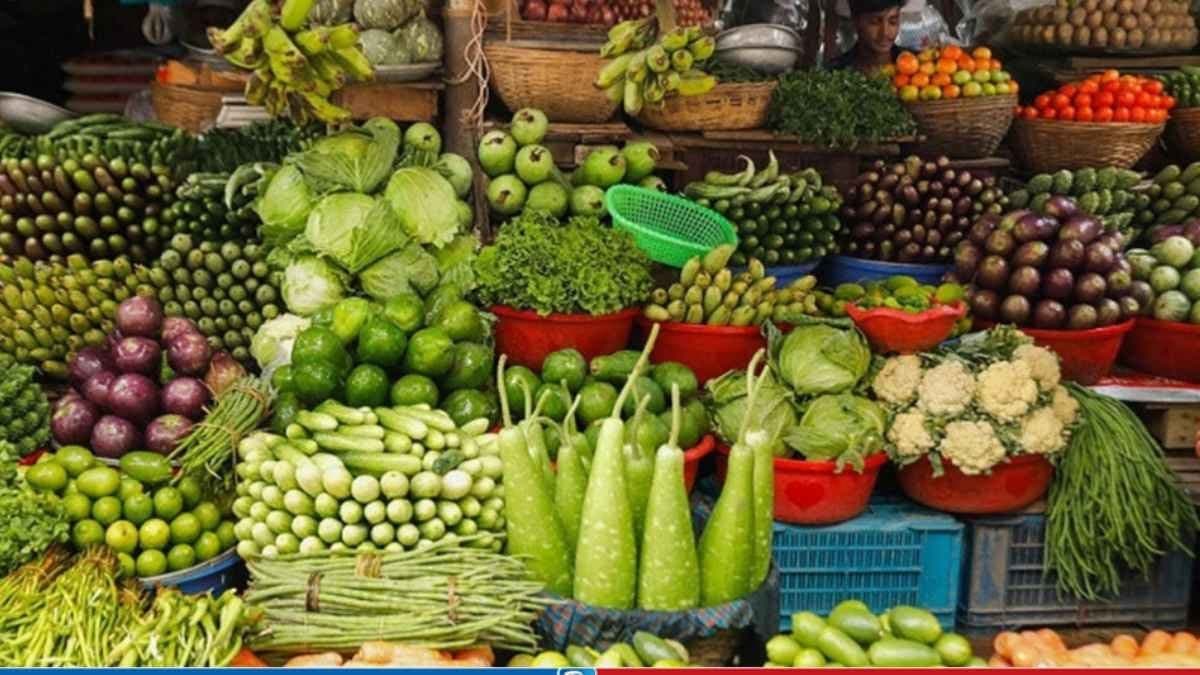 Chikoo fruit prevents cancer cells also maintains eye problems lif