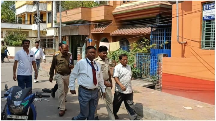 fake tea leaves sell, two detained