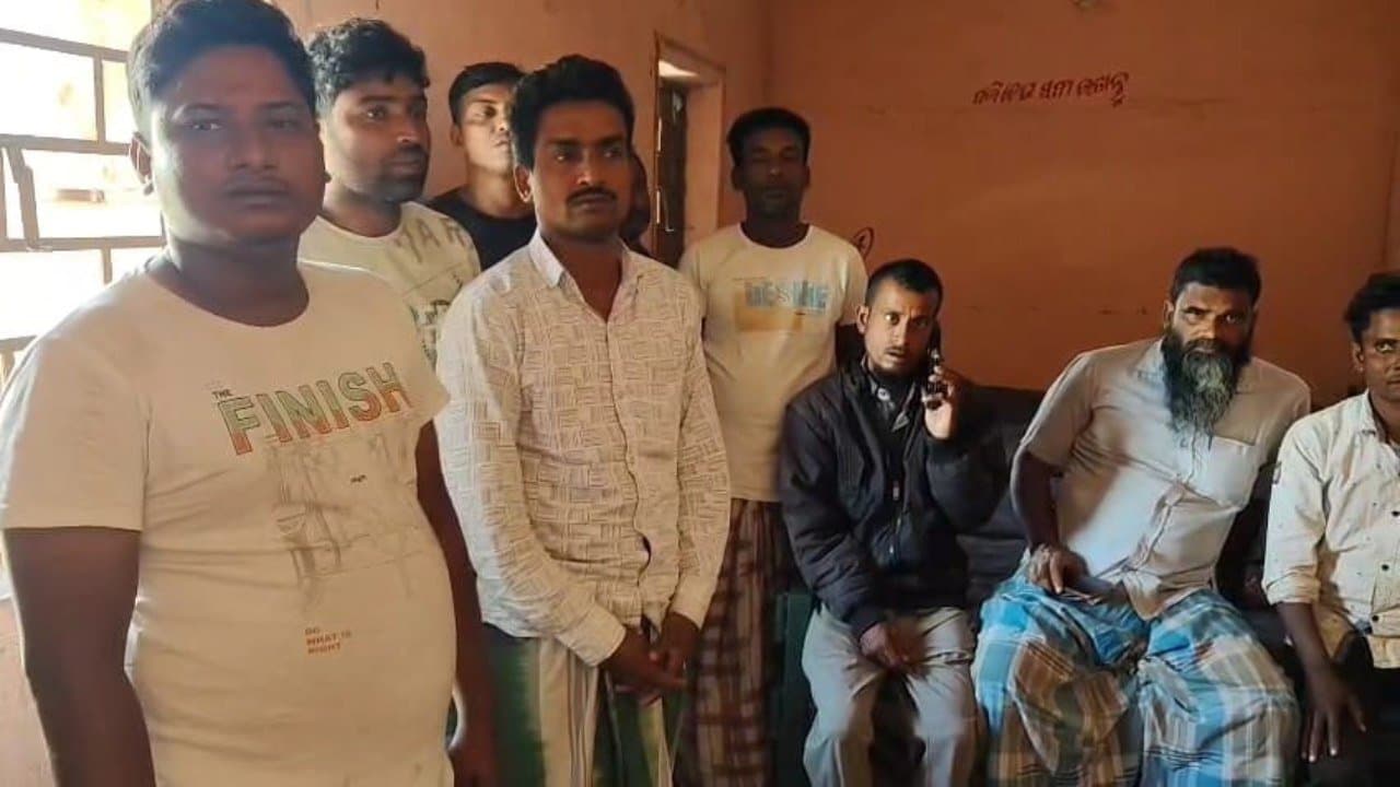 At least 17 people of Bengal are allegedly detained in Odisha suspecting them Bangladeshi national