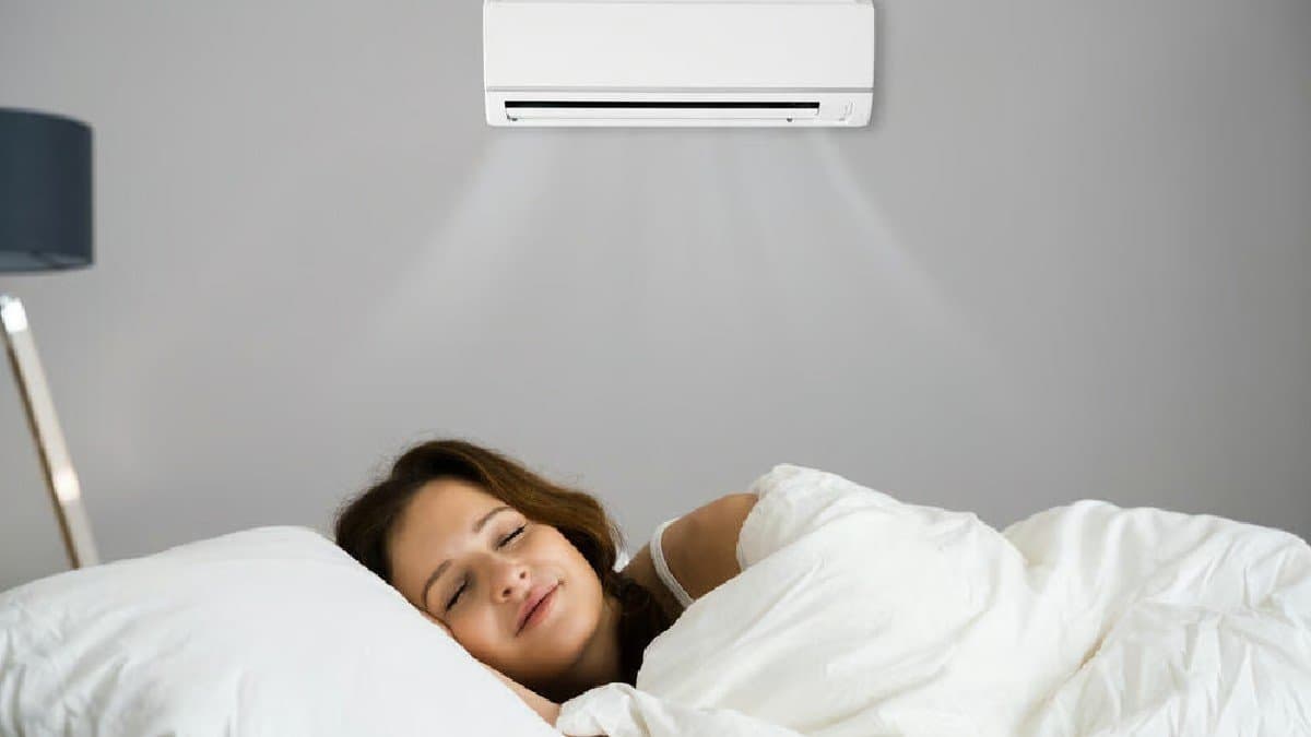Potential health risks of sleeping Air Conditioner whole night