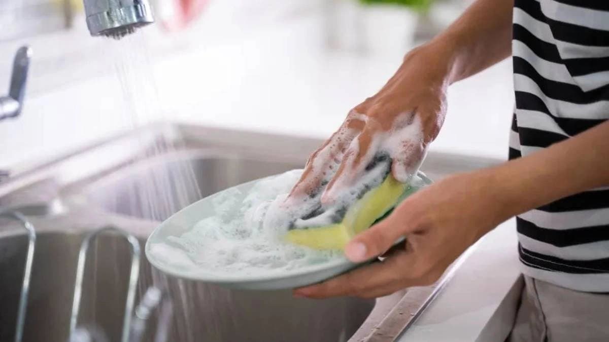 People who always wash dishes right after meal have these eight qualities