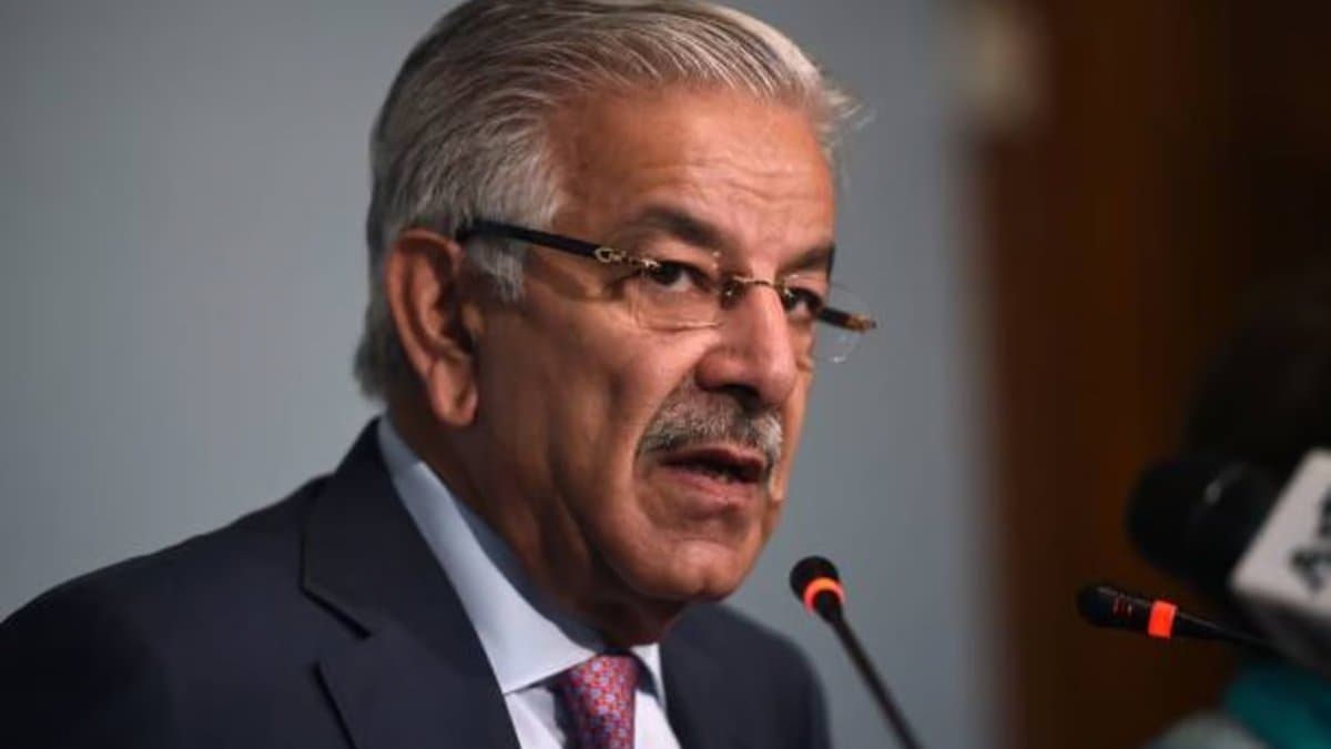 Kashmir pahalgam attack Pak Defence Minister Asif said Pakistans top civil and military leadership to meet today