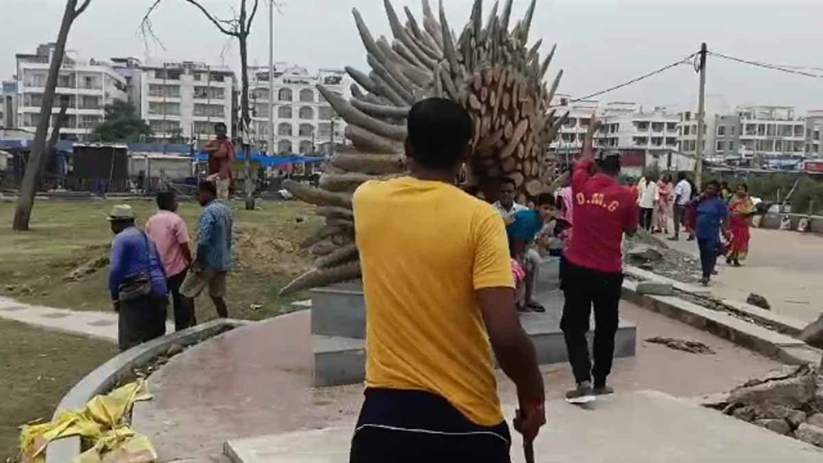 Tourists at Digha are barred from roaming around sea beach gnr