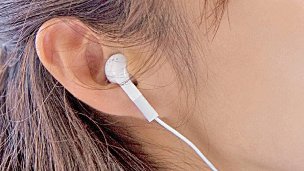 Use of excessive headphone can cause to hearing problem know what research has said about this matter lif