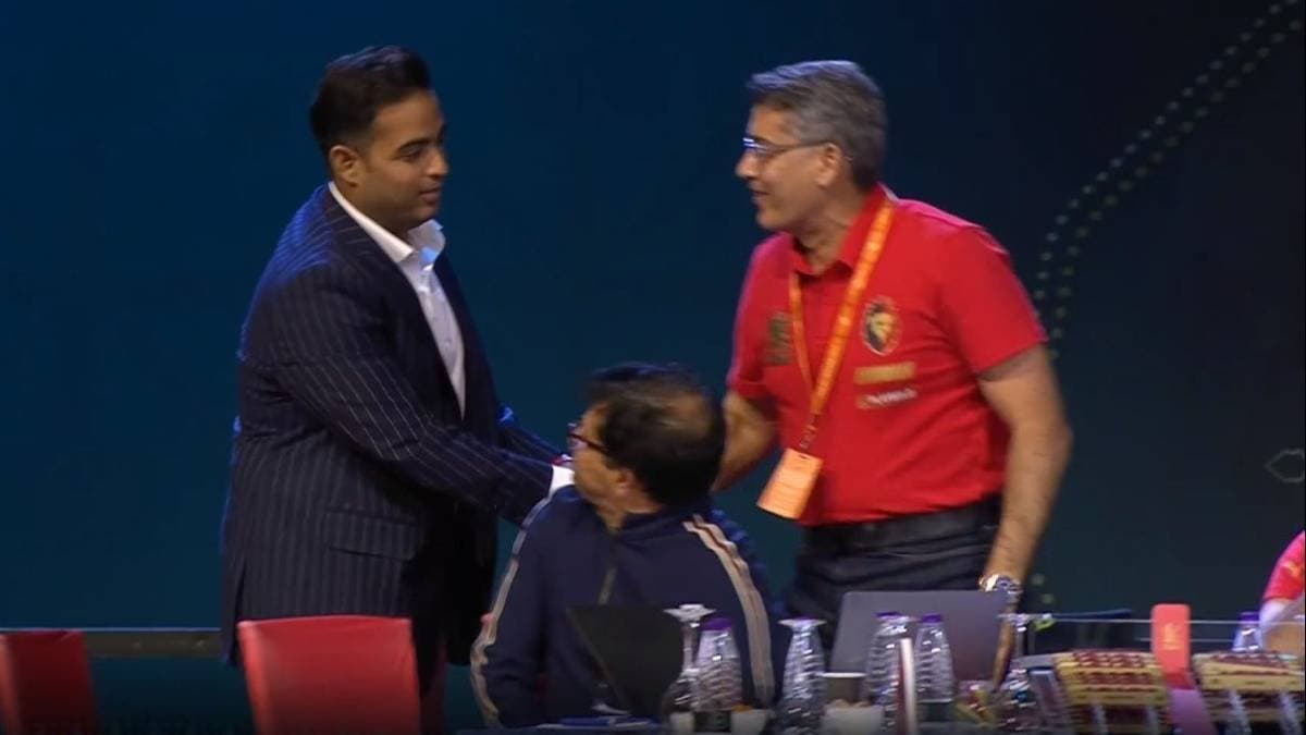 IPL Auction 2025  live Akash Ambani s RCB table visit following Will Jacks spt