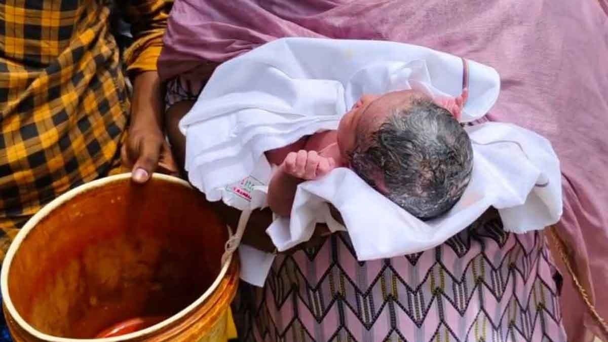 Newborn girl abandoned in Tamil Nadu toilet, rescued by sanitation workers gnr 