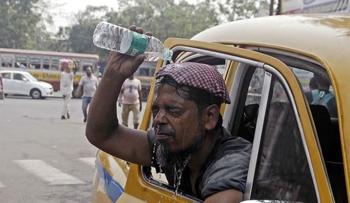 South Bengal faces intense heatwave, loo; rainfall expected in northern districts