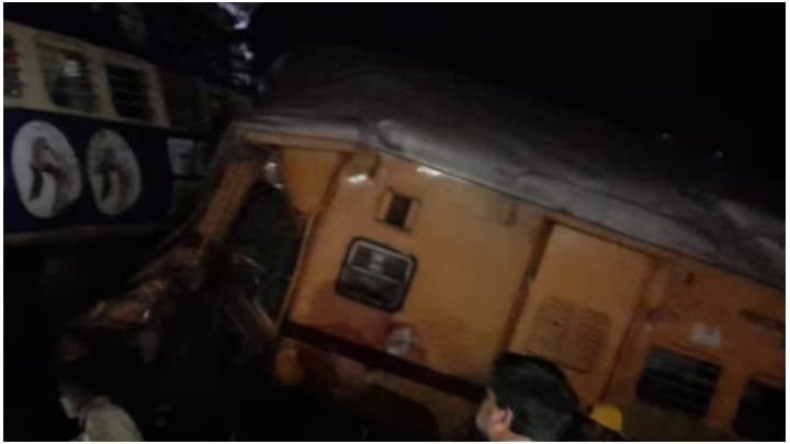 Train Accident: অন্ধ্রপ্রদেশে ট্রেন দুর্ঘটনায় মৃতের সংখ্যা বেড়ে ১৩, আহত ৫৪
