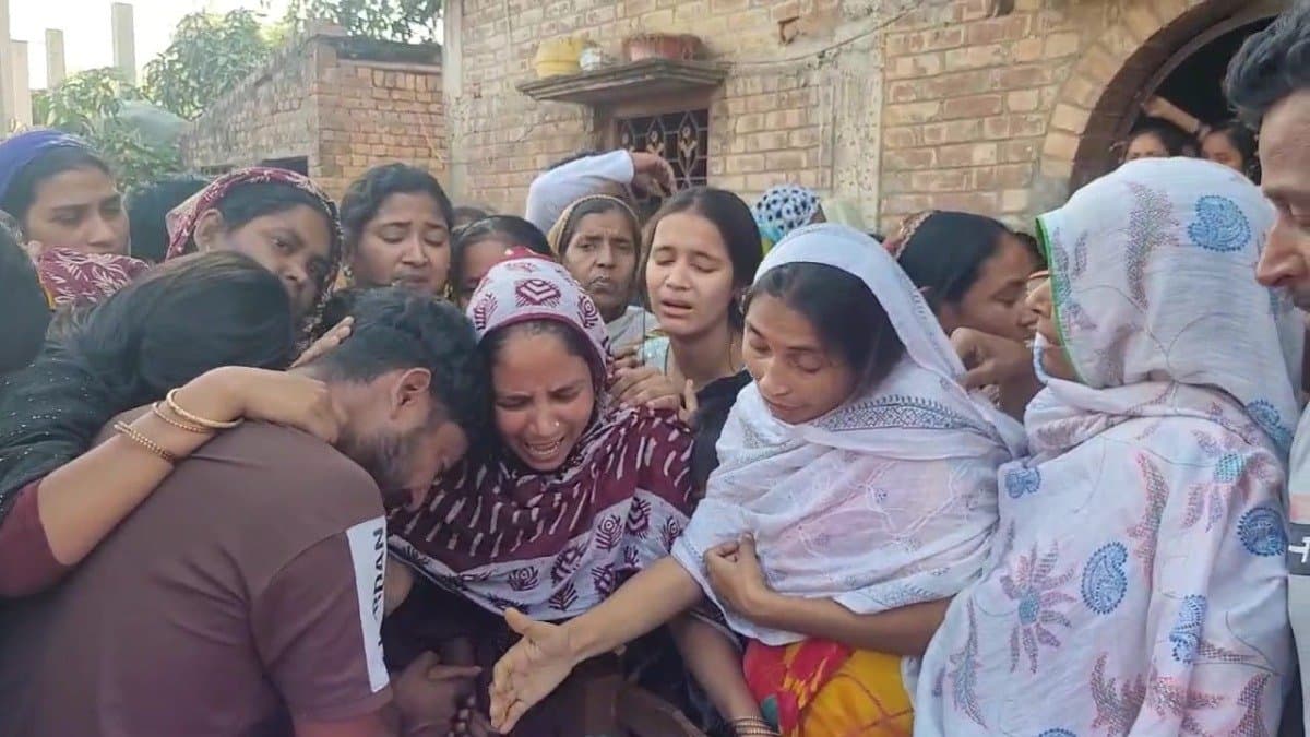 Two migrant labour of Murshidabad died in two different state