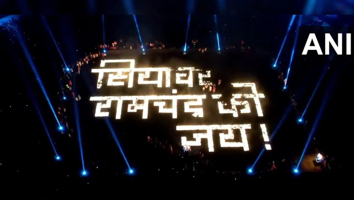  33,000+ Diyas Lit To Write "Siyavar Ramchandra Ki Jai"