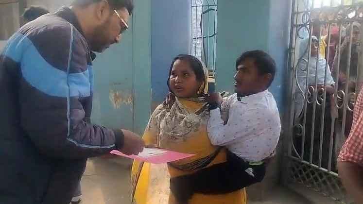 specially abled madhyamik examinee aminul is escorted by his mother gnr 