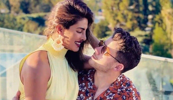 Nick-Priyanka: মেক্সিকোর সৈকতে সাদা মনোকিনিতে প্রিয়াঙ্কা চোপড়া! সঙ্গে কে?