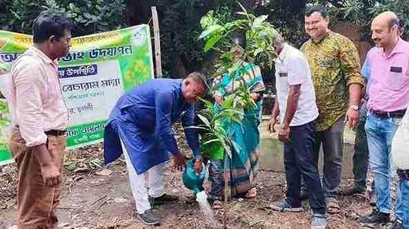 WB Minister Plants Tree Ahead of Shahid Diwas