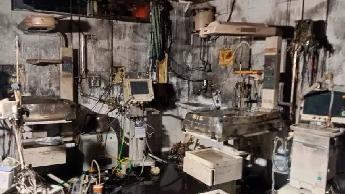 Deaths In UP Hospital Fire Rises To 17 gnr