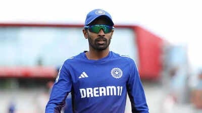 Bengals Abhimanyu Easwaran warms the bench as others race ahead of him