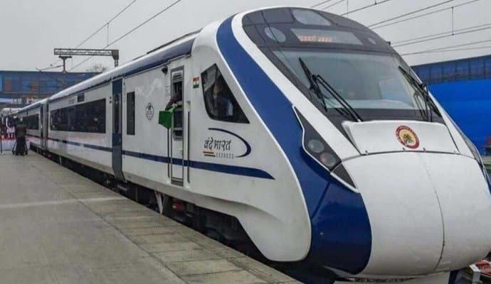 Vande Bharat passengers to now get 500 ml water bottles