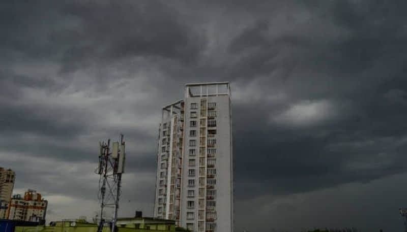 IMD weather Update West Bengal Weather Cyclone Fengal impacts Kolkata coastal districts of WB IMD forecasts heavy rainfall gnr