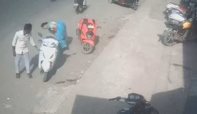 pune thief steals jewellery worth  lakhs gnr