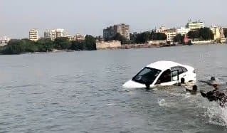 Scorpio car drowned in Nimtala Ganga Ghat