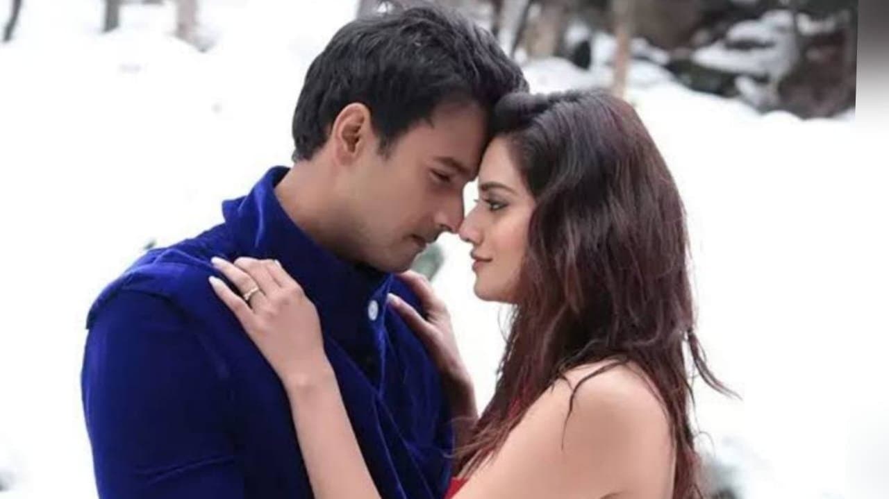 Nusrat Jahan and Yash Dasgupta highlights their relationship status