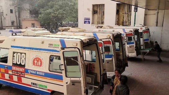 Teen In Relationship With boy Gets Pregnant Foetus found Near Drain Gujarat gnr 