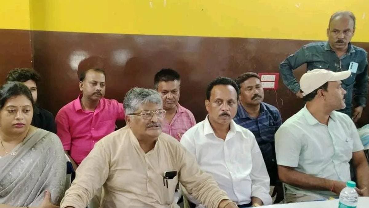 The shops need to be removed to maintain the drainage at chinsura