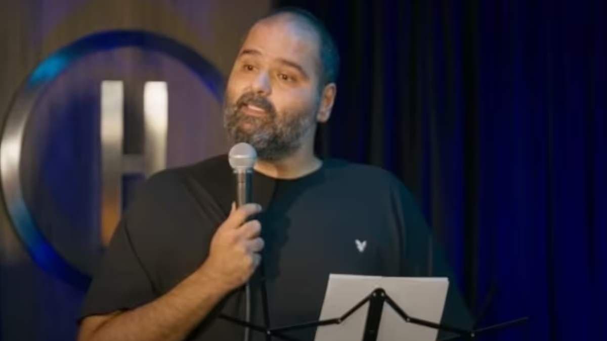 Kunal Kamra begs apology over fans summoned by cops issue