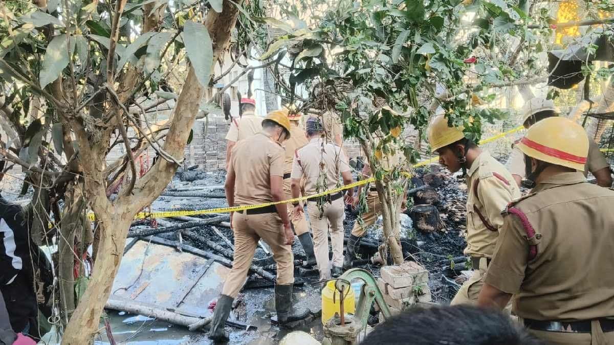  4 Burnt to Death and 1 Injured in kalyani fire cracker factory 