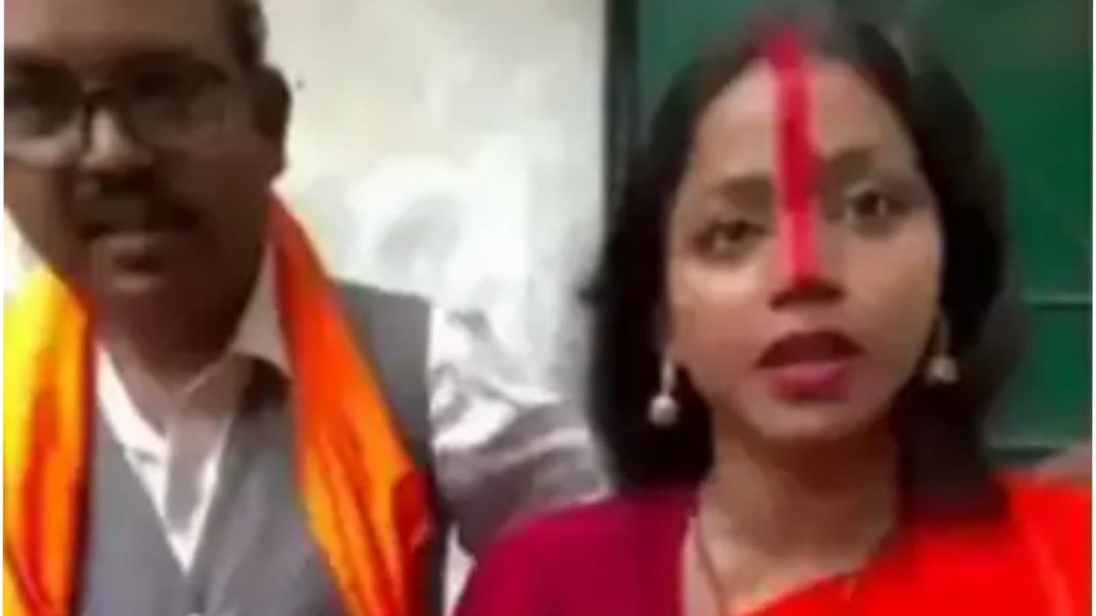 'কোন যুগে বাস করছেন? লজ্জা পাব কেন?' মেয়েকে বিয়ে করে অকপট বাবা, হায় হায় নেটিজেনদের