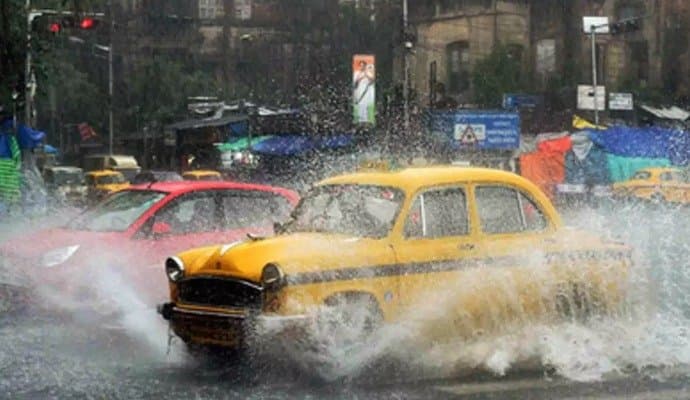 Latest IMD Weather Update moderate to heavy rainfall forecast in South Bengal gnr