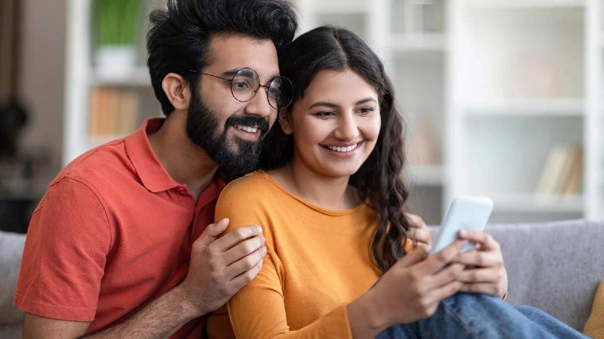 Partner wants your phone password is it right or wrong