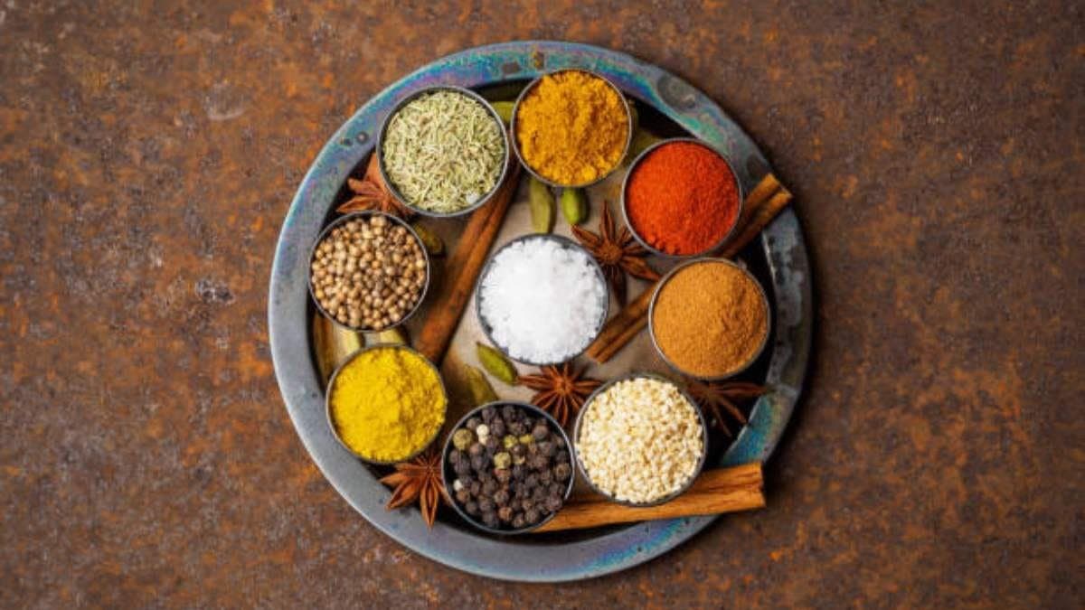 saunf have many health benefits including controls blood pressure level,  prevents periods cramp and also gives healthy skin tone lif