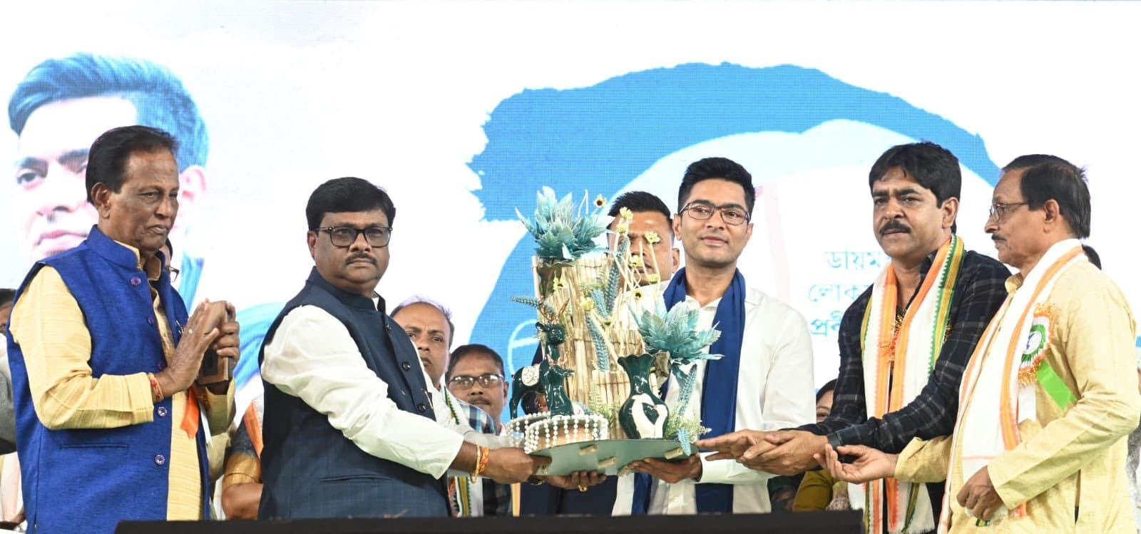  Abhishek Banerjee's Shroddharghyo for senior citizens in Diamond Harbour PC