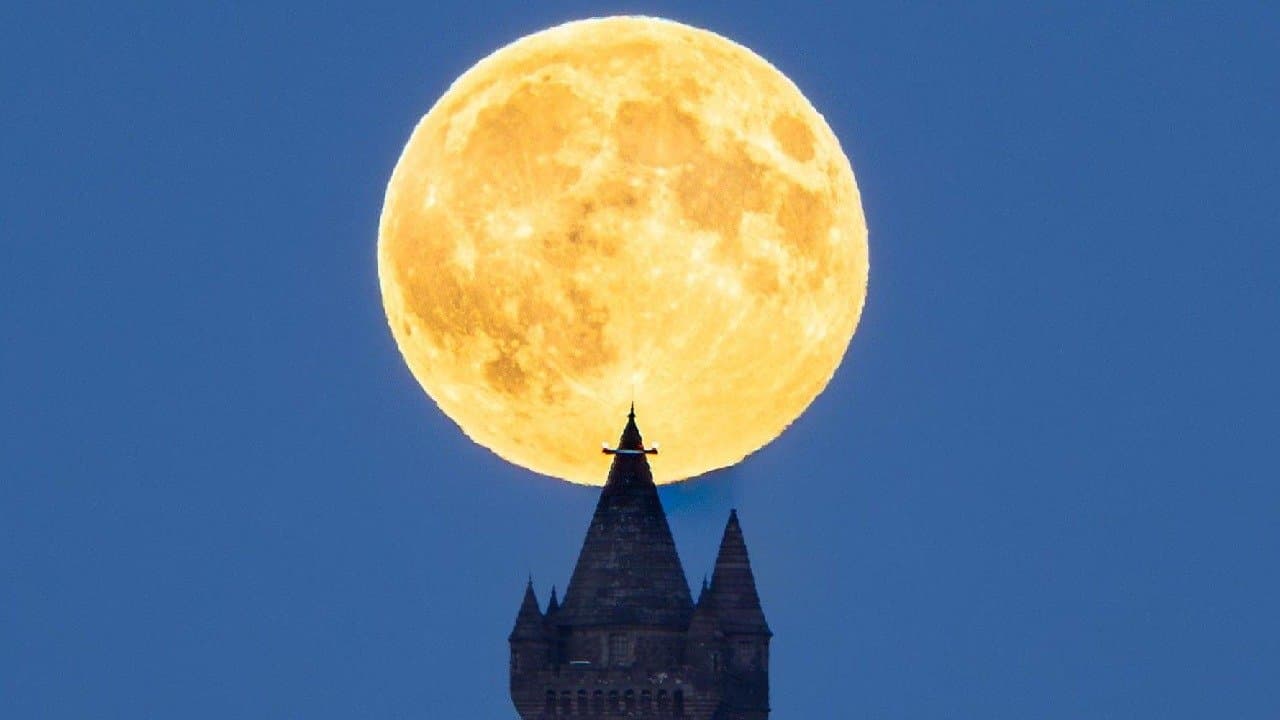 Full beaver moon 2025: here  Supermoon date visibility timing