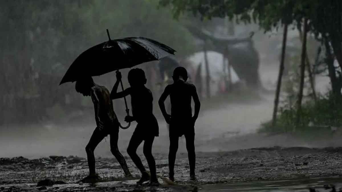 IMD Weather Forecast Heavy Rainfall Thunderstorm Warning in Eight Districts in West Bengal