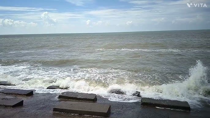 For dana aleart all hotels of digha and mandarmoni will empty on wednesday 