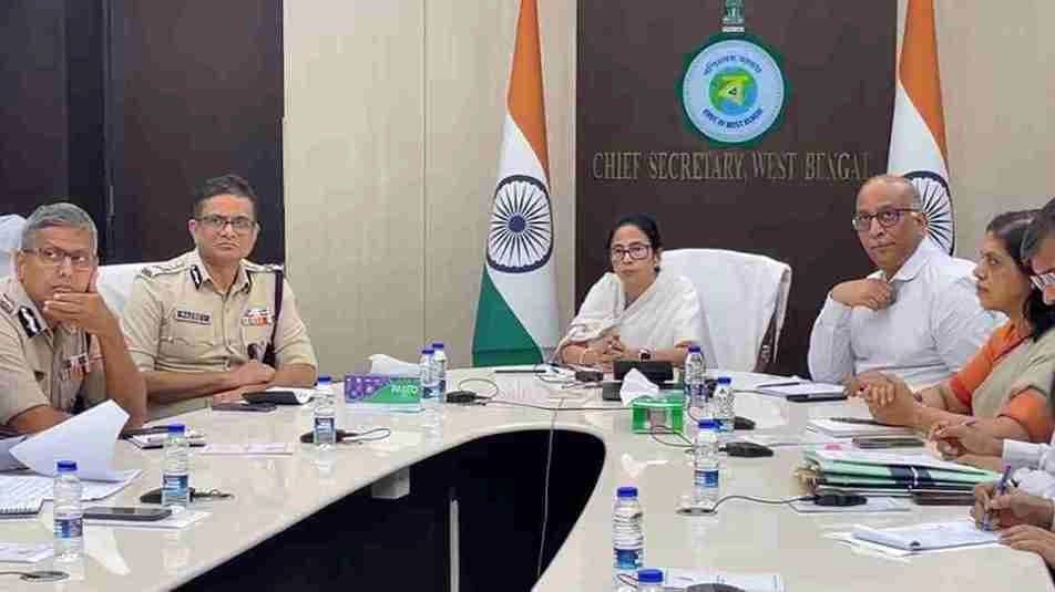 CM Mamata Banerjee Slams DVC Amid Flood Fear in Bengal