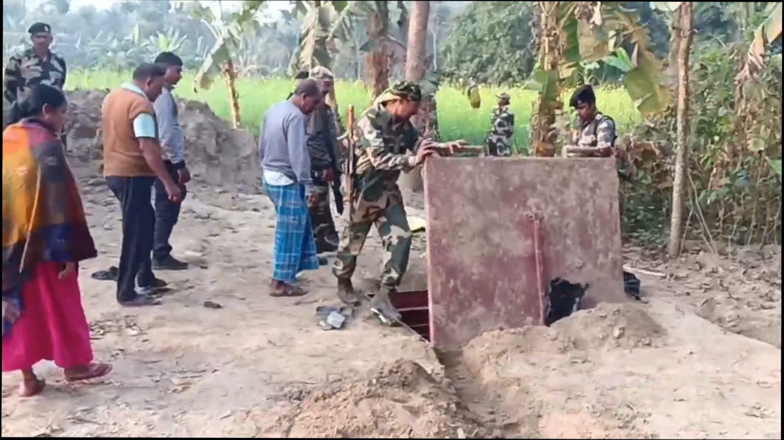 Prior to republic day three bunkers were traced out by bsf on indo-bangla border area_gnr