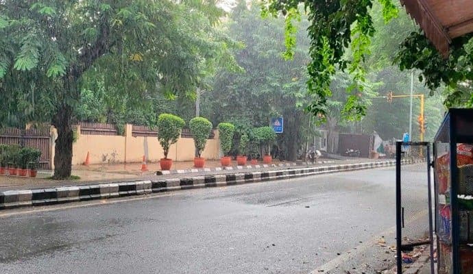 Delhi pollution level reduces after heavy rains overnight