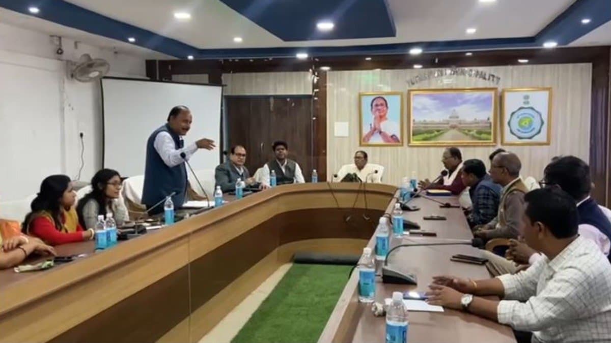 no confidence motion passed against chairpersons of tufanganj municipality chairperson