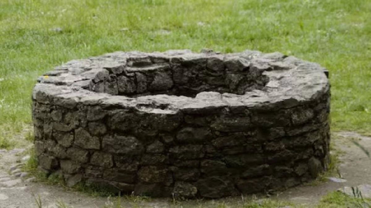 Why wells are always round in shape what is reason behind it