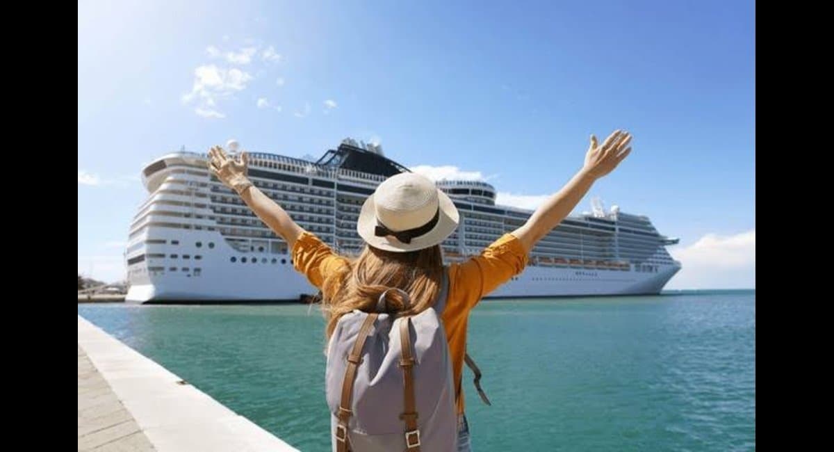 US Woman Quits Job And Sells House for world tour then what happened gnr