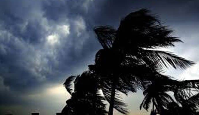 Thunderstorm warning issued in 8 districts across Bengal