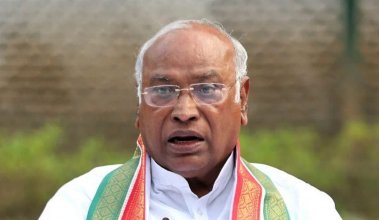 Mallikarjun kharge as india pm face 