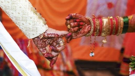 Wedding Reception Ends With Woman Thrashing The Groom Bhubaneshwar