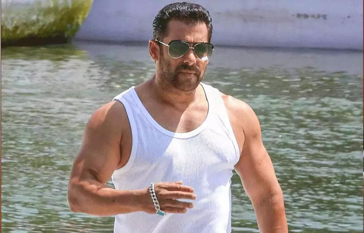 Salman Khan: চেনা ছন্দে 'দাবাং' সলমন খান! মুম্বই বিমানবন্দর থেকে কোথায় উড়ে গেলেন তিনি?