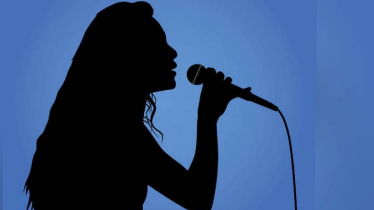 Neha Bhasin recalls her tough days at 20 after being fat shamed