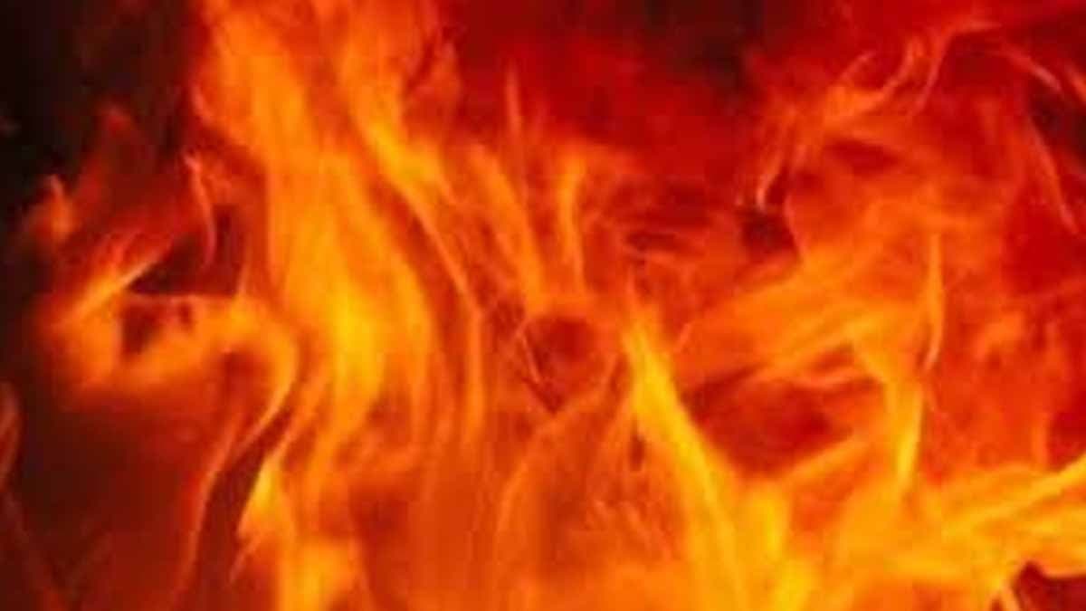 fire broke out at a market, fire brigade in action gnr
