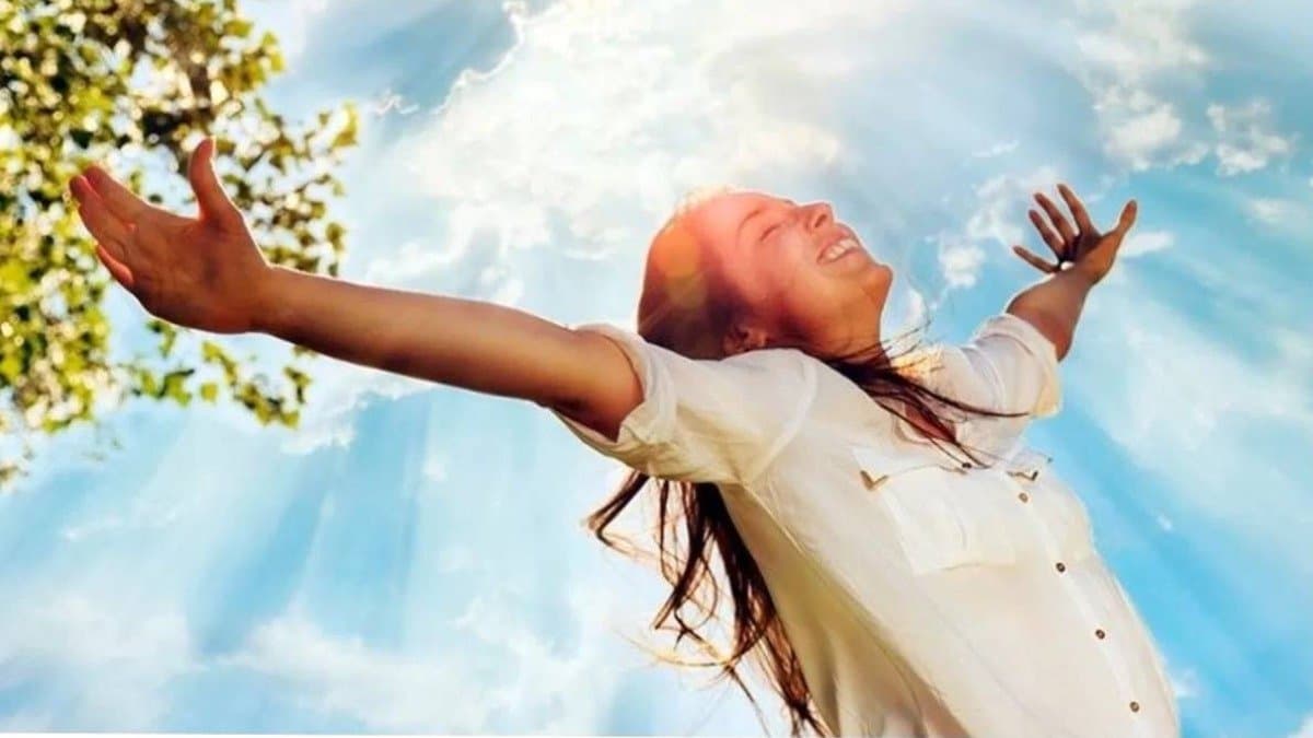 Best time to soak up sunlight without hurting your skin